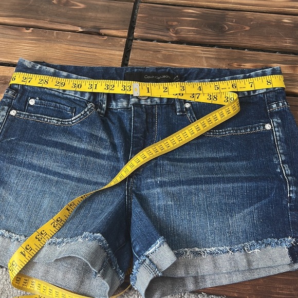 Calvin Klein Mid Rise Denim Shorts 28/6 - Picture 12 of 12